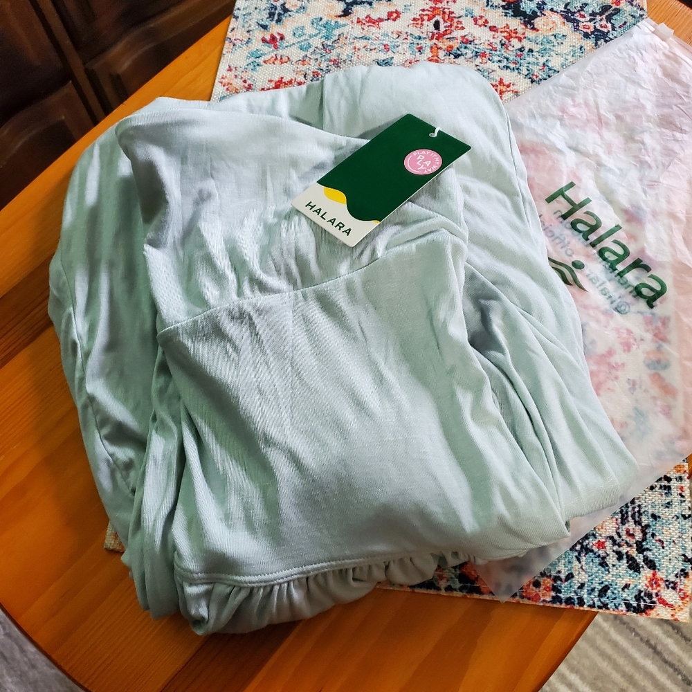 NWT Halara Fairest Jade Jumpsuit- Medium - Picture 4 of 5